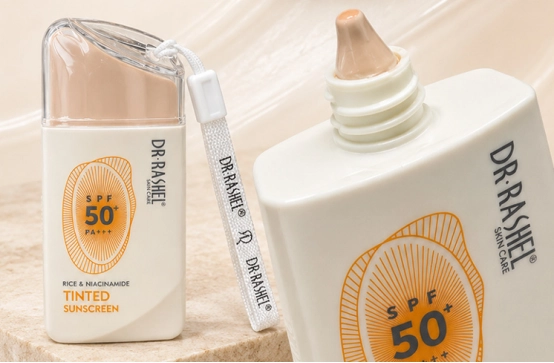 Protector solar con color Dr. Rashel SPF 50 en botella